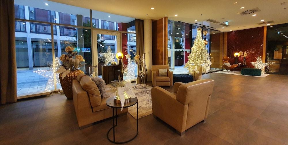 Stadt Hotel 4*
